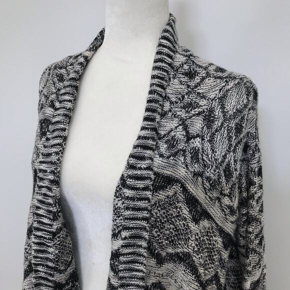 Romeo + Juliet Couture Cardigan Sweater - Picture 4 of 7
